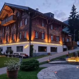 Casa Larisch, hotel u gradu 'Sedrun'