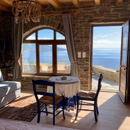 ΠΕΤΡΙΝΟ στην Άνδρο, hotel in Agia Eleousa