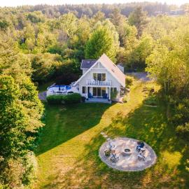Finger Lakes Home w/ Private Pool & Lake Views!, hotelli kohteessa Hammondsport