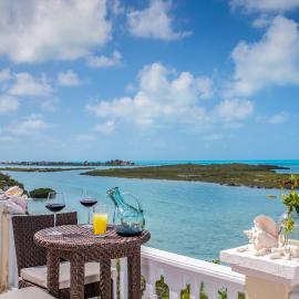Chalk Sound Cottage with Pool Kayak, hotel in Providenciales