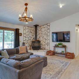 ‘Hiker’s Escape’ Home Near Beach, Golf & Yosemite
