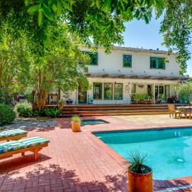 Novato Getaway: Pool, Hot Tub, Near SF Bay!, ξενοδοχείο σε Novato