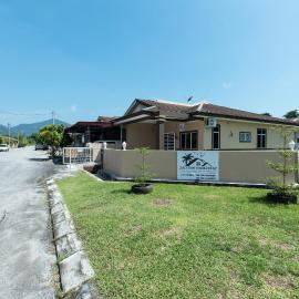 Zai Ham Homestay, hotel en Pusing