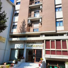 Hotel Napoleon, hotell sihtkohas Pontremoli