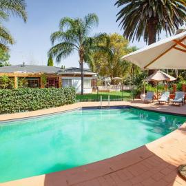 Golden Candle Guest House โรงแรมในรัวเดอพวร์ต