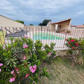 Le Mas de Maellou - Maison de vacances en Drôme Provençale, hotel in Grillon