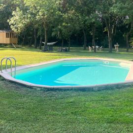 Aux portes de la Camargue studio balneo sauna et piscine, hotell sihtkohas Tarascon