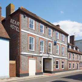 Bear Hotel by Greene King Inns, hotelli kohteessa Havant