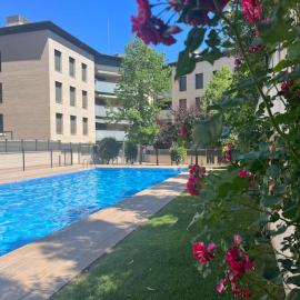 Nuevo, espacioso y confortable con pkg y piscina, hotel i Tossa de Mar