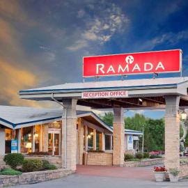 Ramada by Wyndham 1000 Islands Gananoque, отель в городе Гананок