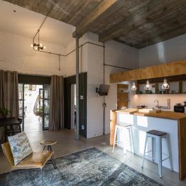 GreenHouse APARTMENT、Mount Roadのホテル