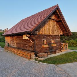 Vineyard cottage Vinska grajska kašča, hotel din Mirna