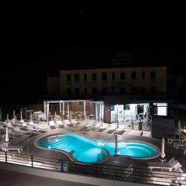 Viesnīca Hotel Ristorante Dante pilsētā Tordžāno