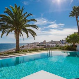Castillo San Carlos Luxury Seafront Residence, hotel in Torremolinos