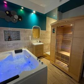 Suite d'amour et détente jacuzzi, sauna et massage, hotel in Chartrettes