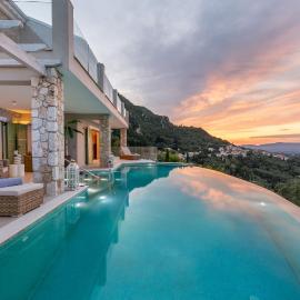 Villa Nirvana, ξενοδοχείο στους Άγιους Δέκα