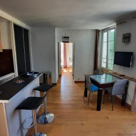 Appartement T2, 1 seule chambre, très lumineux, khách sạn ở Bandol