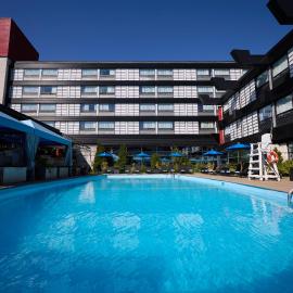 Hotel Ruby Foo's، فندق في مونتريال