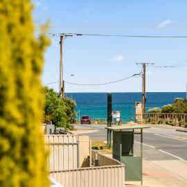 The Love Shack - Silver Sands - C21 SouthCoast Holidays, hotel in Aldinga Beach