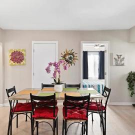 Spacious Centrally Located NEW 2 Bedroom Property!, hotel in Inglewood