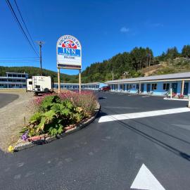 Winchester Bay Inn、リーズポートのホテル