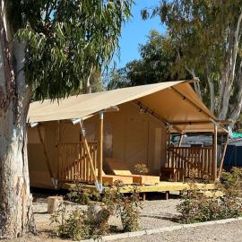 Camping Miramar Playa - tienda familiar, hôtel à Torredembarra