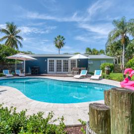 The Pelican Villa Large Pool Firepit!