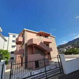 Cheap Montenegro Apartments, hotel in Dobra Voda