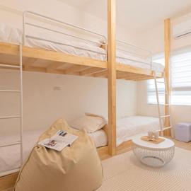 宇宙日光小公寓 Universe And Sunlight Apartment
