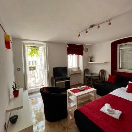 Hidden Gem Studio Apartment
