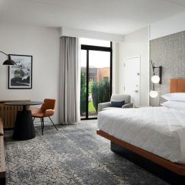 Sheraton Grand Rapids Airport Hotel, hotel u gradu Cascade