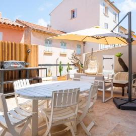 Ile de Porquerolles, KerMarc, appartement lumineux avec grande terrasse, hotel in Porquerolles