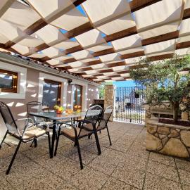 House Margerita, hotel u Puli