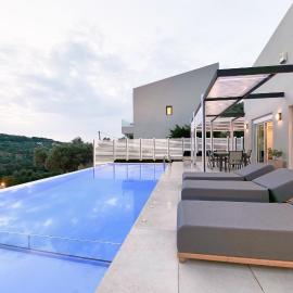 Moly - Luxury Villa with Heated Private Pool