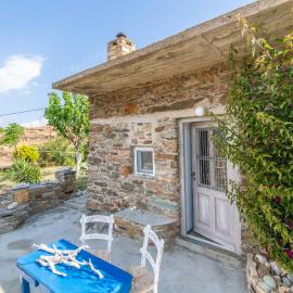 Agios Romanos에 위치한 호텔 Panousa House
