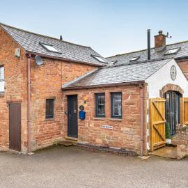 Noble Garth, Cosy Cottage With Hot Tub – hotel w mieście Brampton