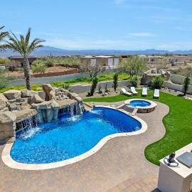 Luxury Estate, Sleeps 24, Sonoran by HomeStakes Stays, hotel in Scottsdale