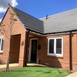 Robins Nest Luxury Bungalow, hotel in Northampton