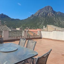 Ático con terraza, hotell i Cieza