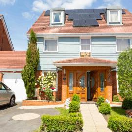 Heathrow Garden House - West Drayton, London - Benjamin Guest House
