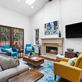 Gorgeous Santa Cruz Villa - Modern Beachside Paradise with NEW Hot Tub & Fast Wi-Fi, hotel in Santa Cruz