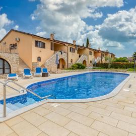 Pool House Kristina near Poreč - Happy Rentals, hotel a Labinci