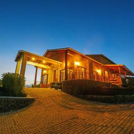Gorilla Heights Lodge by NEWMARK, Hotel in Kisoro