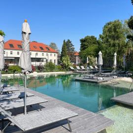 Hotel Spitzerberg by b-smart, готель у місті Hundsheim