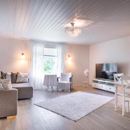 Inhan Kartano, hotel Ähtäriben
