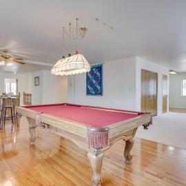 Viesnīca Charming Elko Home w/ Pool Table! pilsētā Elko