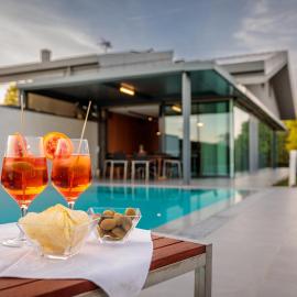 Arzergrande में, होटल LUXURY VILLA RUBIN with Jacuzzi POOL GYM & SPA near Venice and Padua