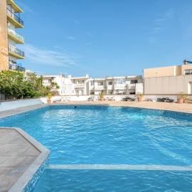 Pool Apartment, Hotel in Is-Swieqi