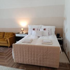 Kiskastély Apartman, hotel a Balmazújváros
