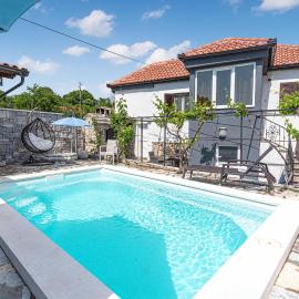 Pet Friendly Home In Danilo